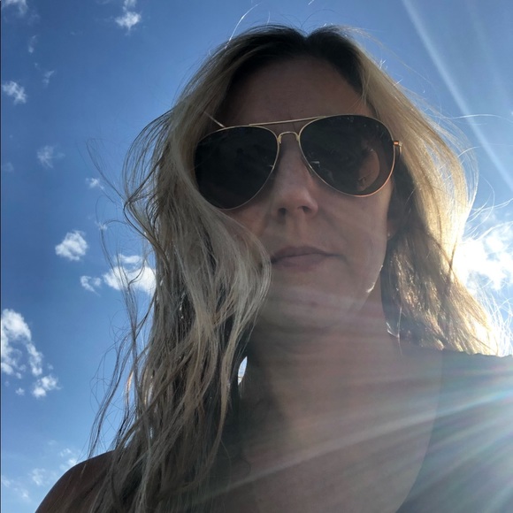 Meet your Posher, Vicki - Picture 1 of 1